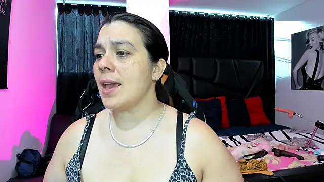 martina foxy  online show from 11, 2, 2025