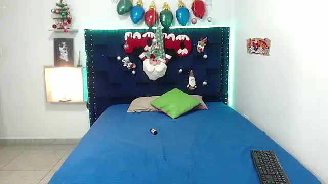 Julia Boobs online show from 27, 12, 2024