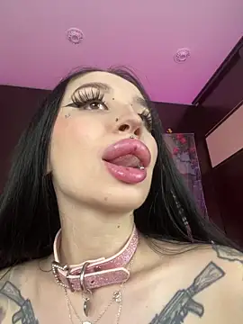 Molly  Moon online show from 31, 10, 2025