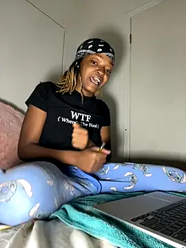 Snapshot of minimama69 chatting on 9, 10, 2025 minimama69 online show from 9, 10, 2025