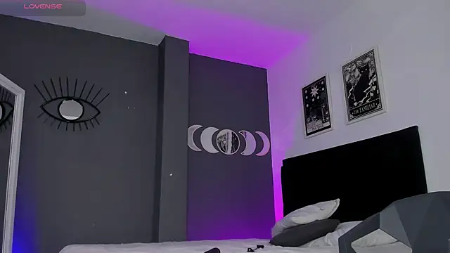 Raven Witch  online show from 8, 3, 2025