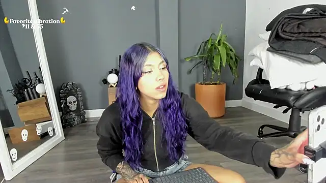 Snapshot of Raven_Witch_ chatting on 19, 6, 2026 Raven Witch online show from 19, 6, 2026