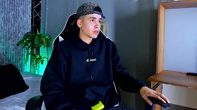 Mike 0233  online show from 18, 3, 2025