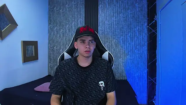 Mike 0233  online show from 21, 12, 2025