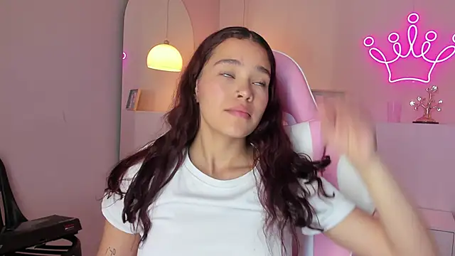 violeth hill online show from 8, 3, 2025