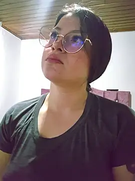 Snapshot of juli05star20 chatting on 20, 5, 2026 juli05star20 online show from 20, 5, 2026