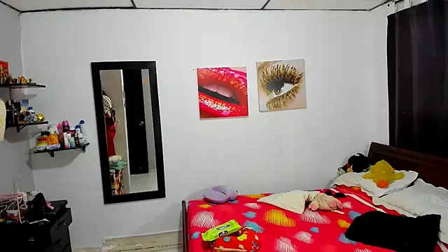 Snapshot of aleziiacam chatting on 2, 10, 2025 aleziiacam online show from 2, 10, 2025