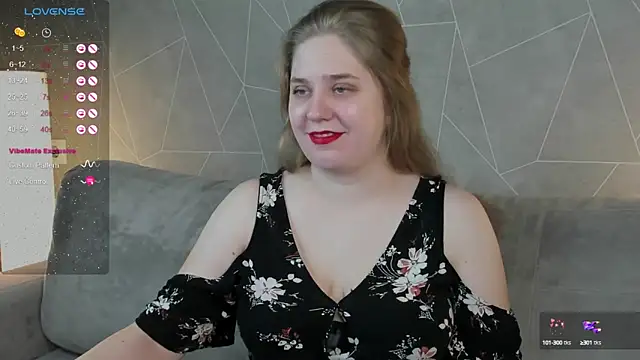 Snapshot of Megan_Violer chatting on 6, 2, 2025 Megan Violer online show from 6, 2, 2025