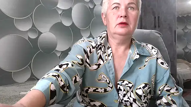 NicoleOlla online show from 4, 10, 2025