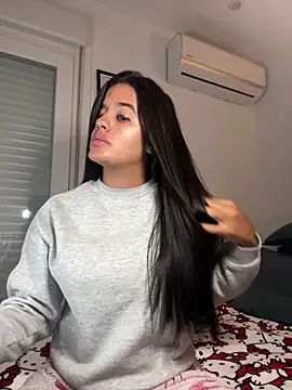 EmelyRogers online show from 5, 11, 2025