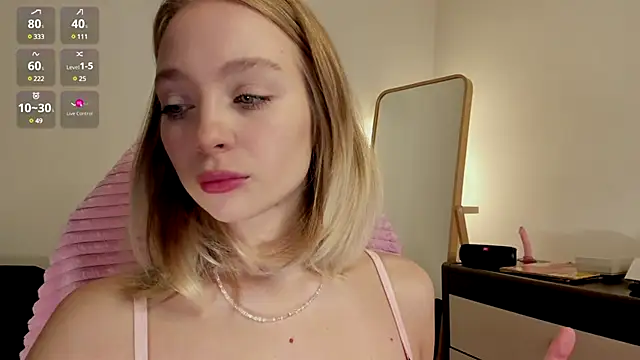 Snapshot of _LISA_BABYMETAL_ chatting on 3, 12, 2024 LISA BABYMETAL online show from 3, 12, 2024