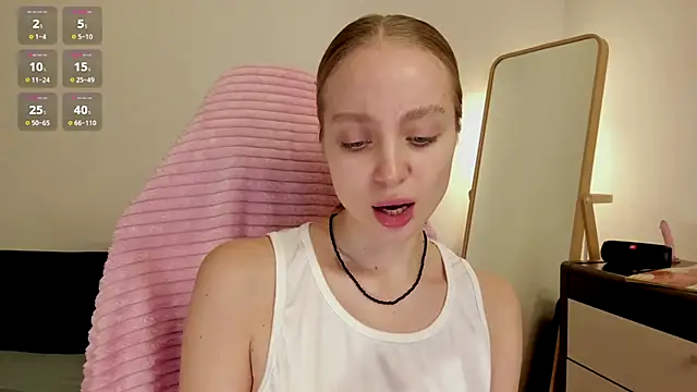 Snapshot of _LISA_BABYMETAL_ chatting on 8, 12, 2024 LISA BABYMETAL online show from 8, 12, 2024