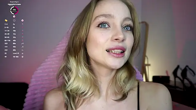 Snapshot of _LISA_BABYMETAL_ chatting on 15, 12, 2024 LISA BABYMETAL online show from 15, 12, 2024