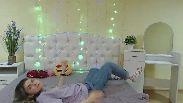 TinaRedly online show from 5, 2, 2025