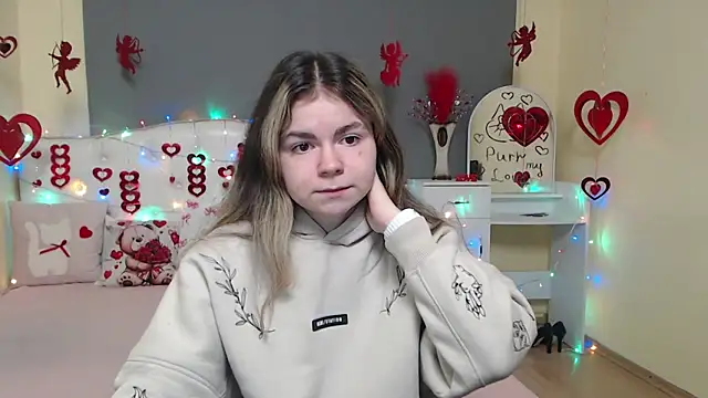 TinaRedly online show from 1, 2, 2026