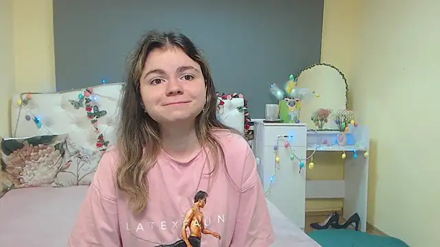 TinaRedly online show from 11, 4, 2026