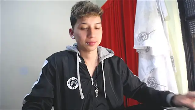 Snapshot of _Thomas_hot_ chatting on 12, 1, 2025 Thomas hot online show from 12, 1, 2025