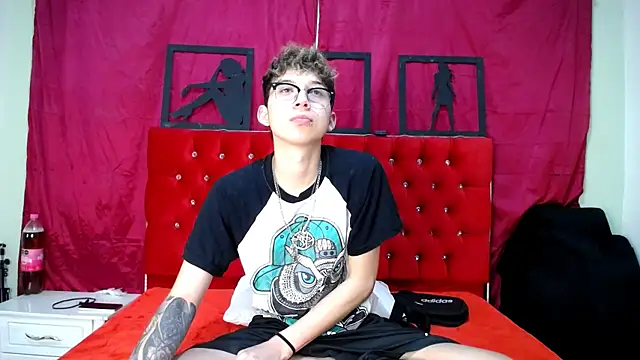 Snapshot of _Thomas_hot_ chatting on 13, 2, 2025 Thomas hot online show from 13, 2, 2025