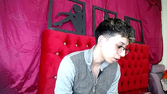 Snapshot of _Thomas_hot_ chatting on 23, 3, 2025 Thomas hot online show from 23, 3, 2025