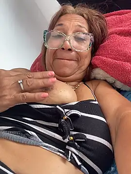 Snapshot of SWEET_LOVER01 chatting on 7, 4, 2026 SWEET LOVER01 online show from 7, 4, 2026