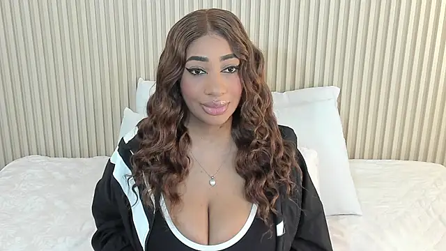 Snapshot of charlottebrowns_ chatting on 20, 4, 2026 charlottebrowns online show from 20, 4, 2026