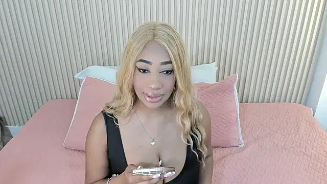 Snapshot of charlottebrowns_ chatting on 14, 5, 2026 charlottebrowns online show from 14, 5, 2026