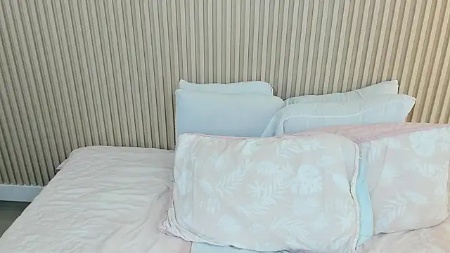 Snapshot of charlottebrowns_ chatting on 31, 5, 2026 charlottebrowns online show from 31, 5, 2026
