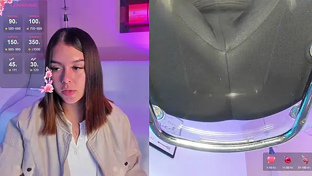 ArianaBaker online show from 18, 9, 2025