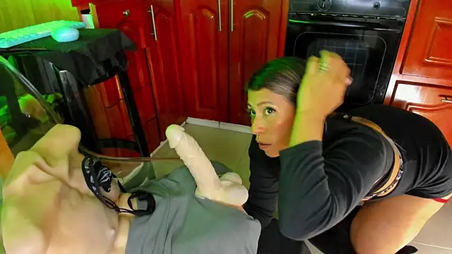 LaureenHills online show from 11, 3, 2025