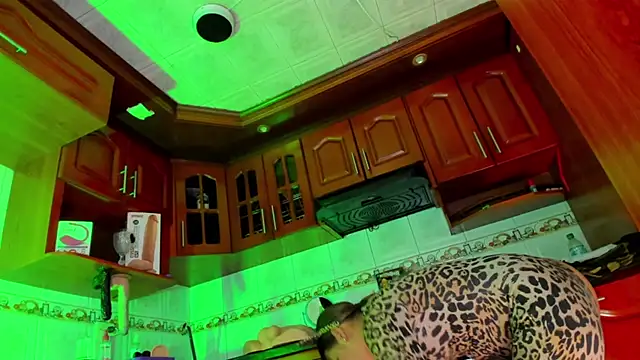 LaureenHills online show from 20, 3, 2025