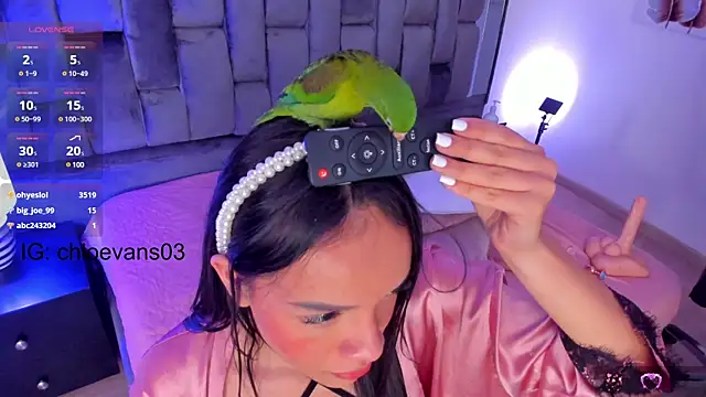 Snapshot of Chloe_evans__ chatting on 7, 3, 2025 Chloe evans online show from 7, 3, 2025