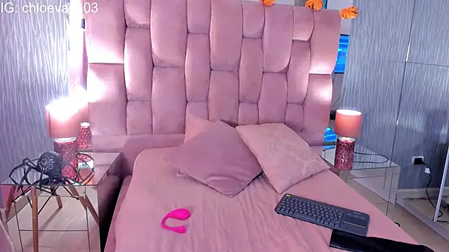 Chloe evans   online show from 31, 10, 2025