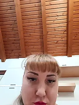 Snapshot of EmmaQueen4 chatting on 20, 9, 2025 EmmaQueen4 online show from 20, 9, 2025