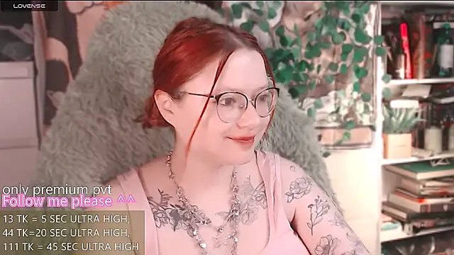 Snapshot of me__hanna chatting on 24, 5, 2026 me hanna online show from 24, 5, 2026