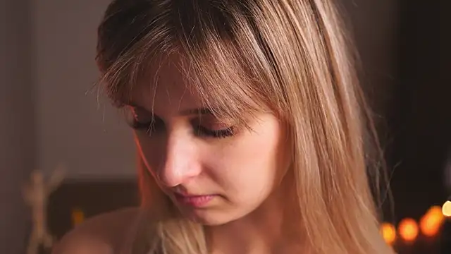 hereandnows  online show from 28, 12, 2024