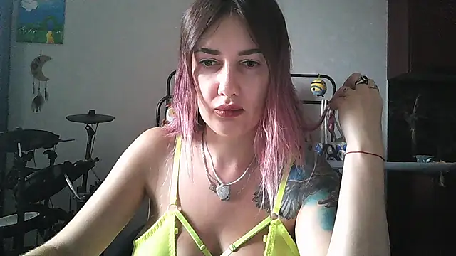 Snapshot of BlueXOwl chatting on 11, 9, 2025 BlueXOwl online show from 11, 9, 2025