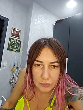 Snapshot of BlueXOwl chatting on 13, 10, 2025 BlueXOwl online show from 13, 10, 2025