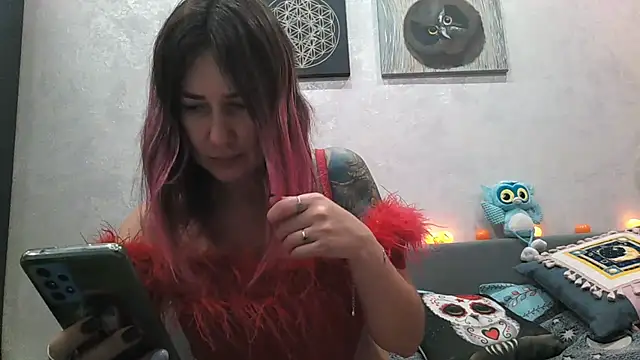 Snapshot of BlueXOwl chatting on 21, 10, 2025 BlueXOwl online show from 21, 10, 2025