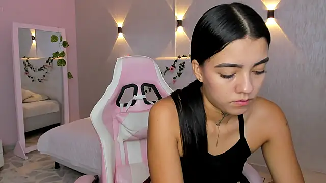 miagomezweb1 online show from 4, 3, 2025