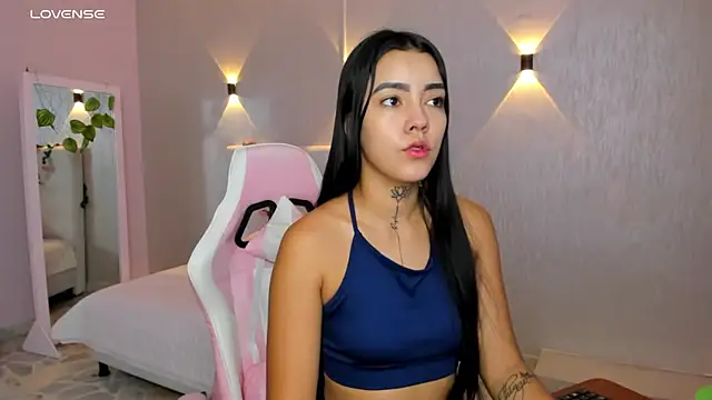 miagomezweb1 online show from 6, 3, 2025