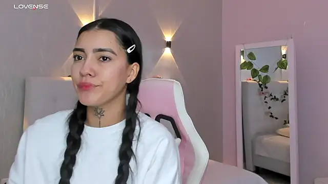 miagomezweb1 online show from 14, 3, 2025