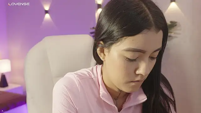 miagomezweb1 online show from 7, 11, 2025