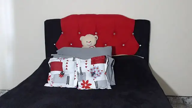 Snapshot of Crystal_milkmature chatting on 12, 3, 2025 Crystal milkmature online show from 12, 3, 2025