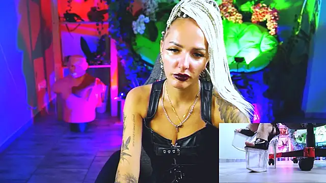 MonicaMaxwel online show from 12, 9, 2025