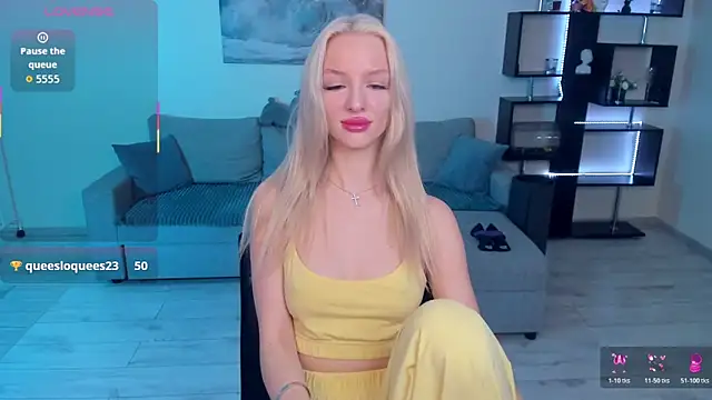 Snapshot of AleksaBlonde chatting on 9, 2, 2026 AleksaBlonde online show from 9, 2, 2026