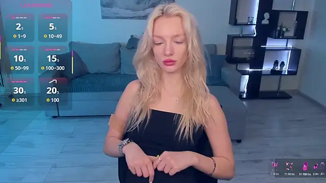 Snapshot of AleksaBlonde chatting on 2, 3, 2026 AleksaBlonde online show from 2, 3, 2026