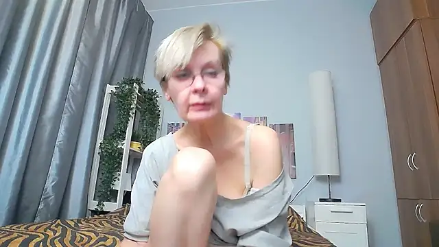 HelgaHimmell online show from 5, 3, 2025