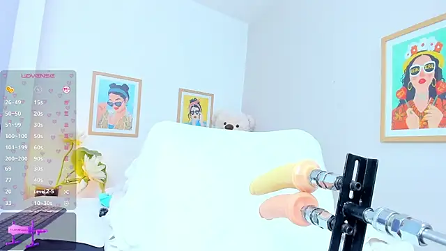 jasminnee  online show from 12, 4, 2026