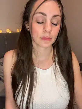 Snapshot of Loella-Rose chatting on 1, 2, 2025 Loella-Rose online show from 1, 2, 2025