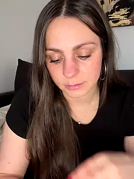 Snapshot of Loella-Rose chatting on 16, 12, 2025 Loella-Rose online show from 16, 12, 2025